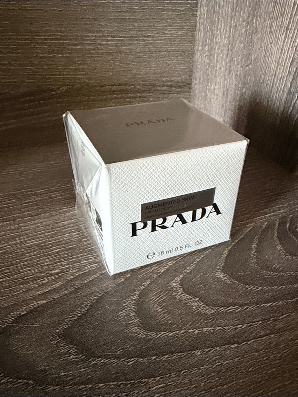 ❤️$24 NWT Prada Augmented Skin Cream 15ml